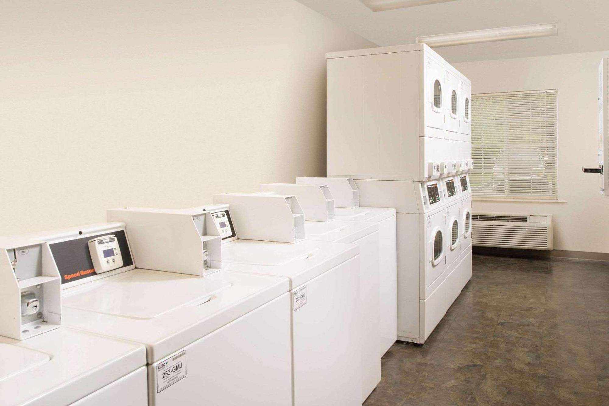 Woodspring Suites Savannah Garden City ภายนอก รูปภาพ